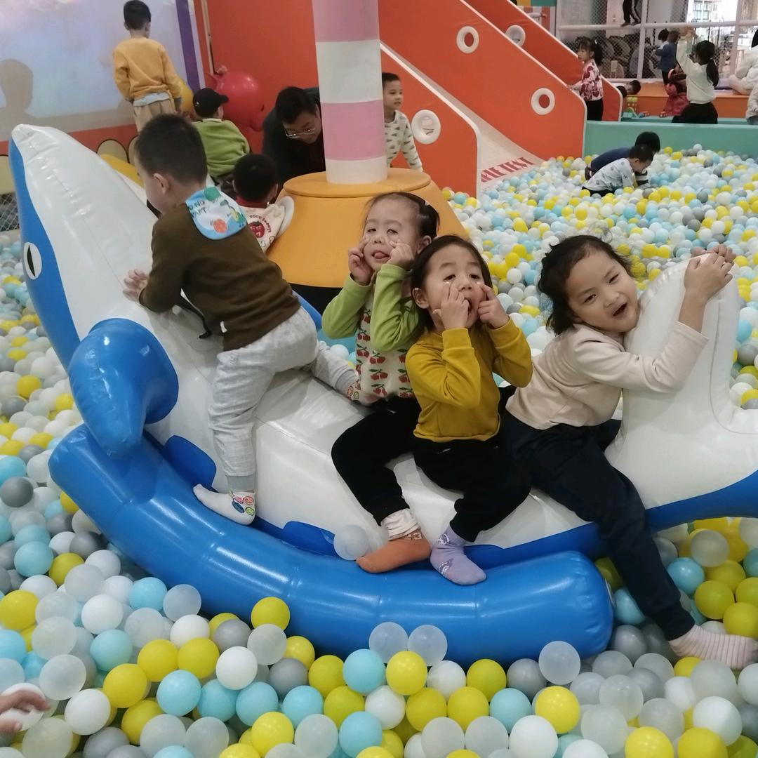 贝乐奇儿童乐园城市春天店