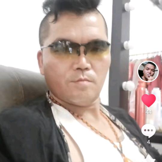 为了生活而努力吧