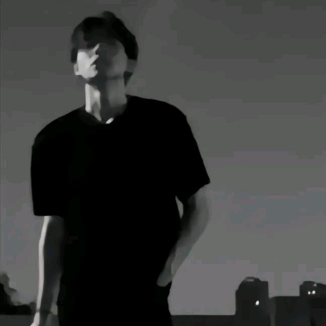 无悠.