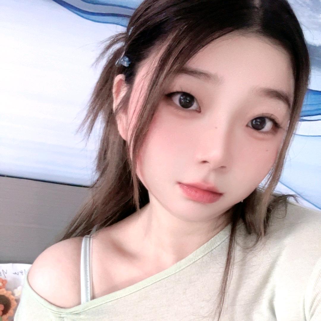 梅子吖