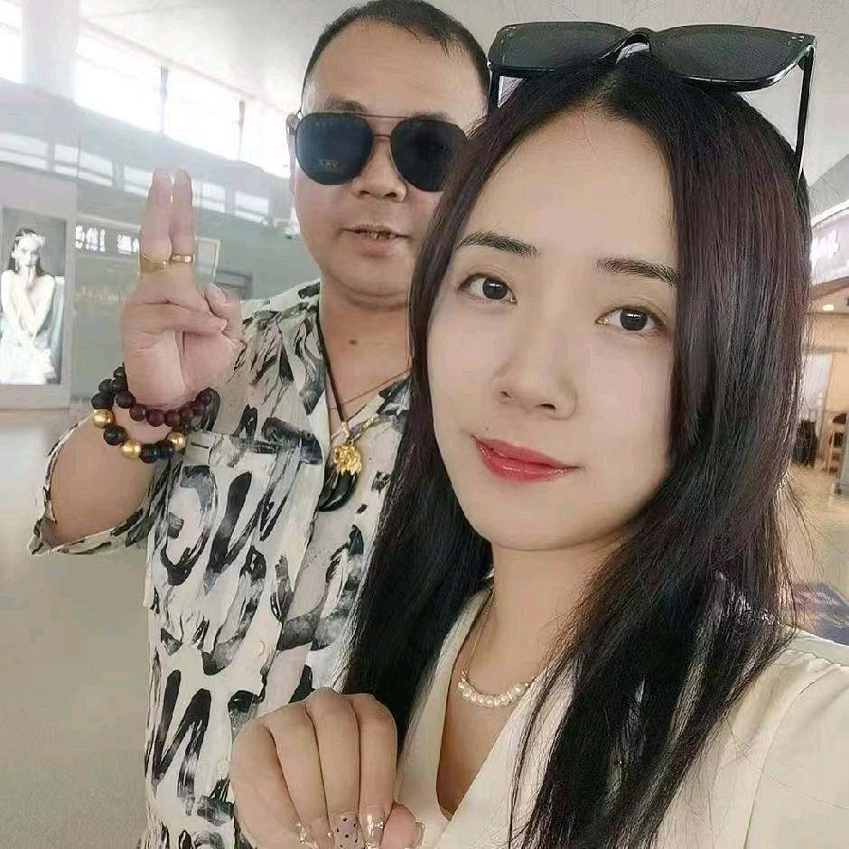 傅总夫妇