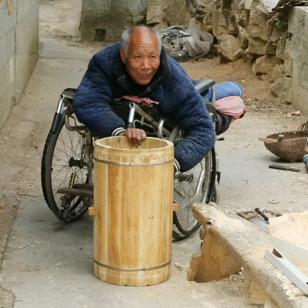 太阳山养蜂人