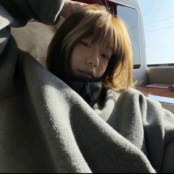 泪水打湿小雅迪