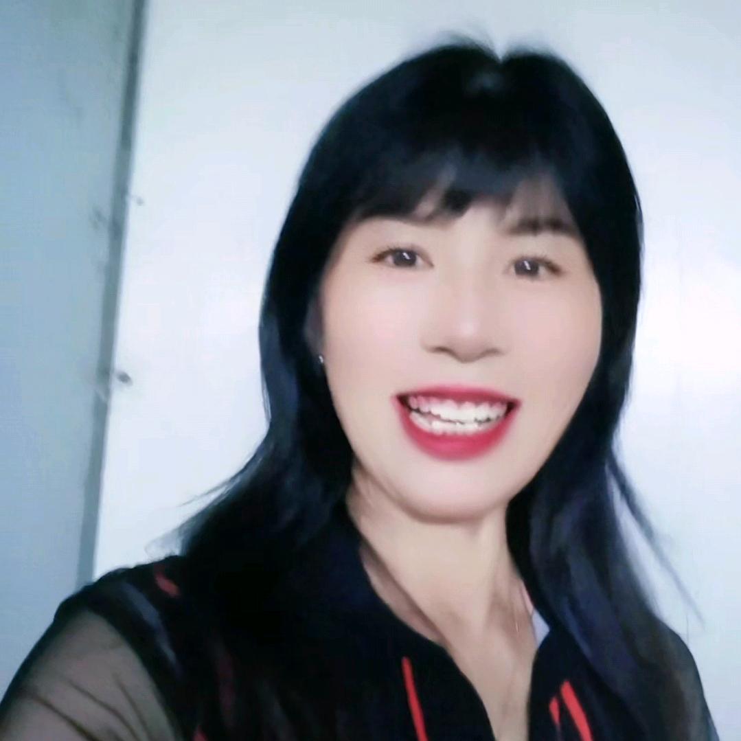 玉洁冰清，秀外慧中