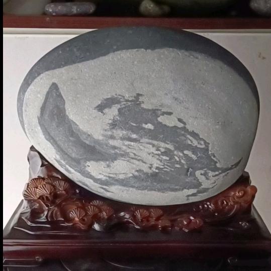 老农民捡石