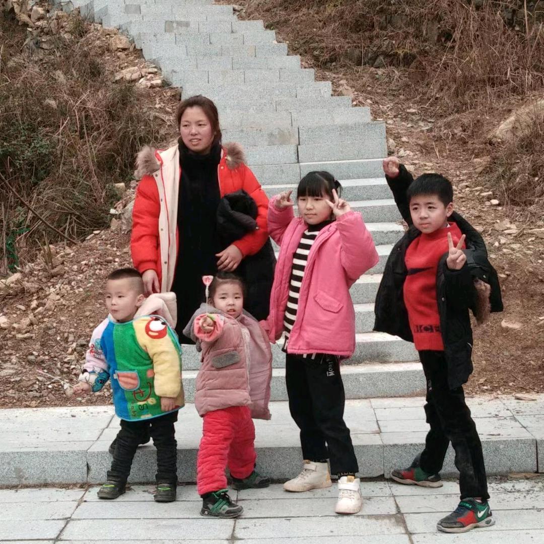 晶晶储储很快乐