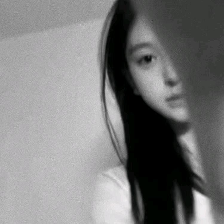 （.）
