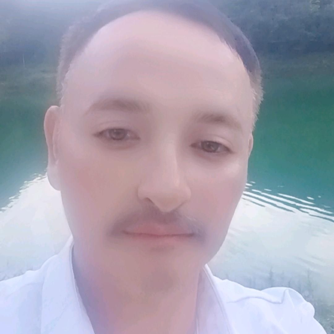 董大江