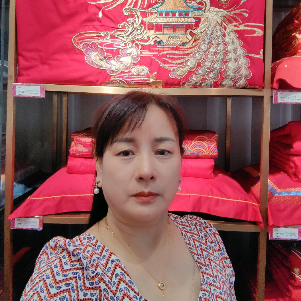 赤壁多喜爱-周姐