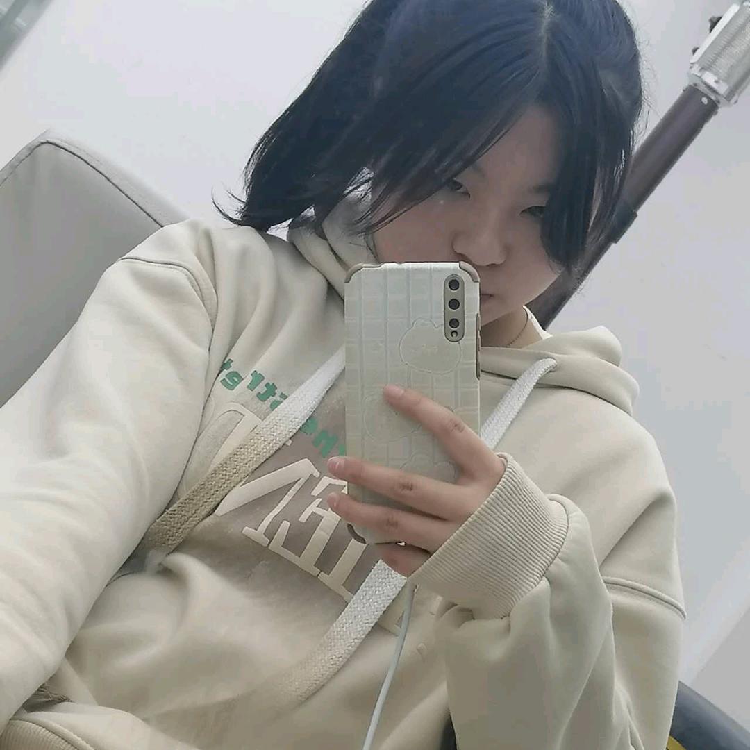 娜娜吖.