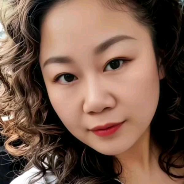 两件皮茄克的中江表妹