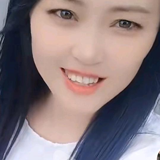 娜娜不萌