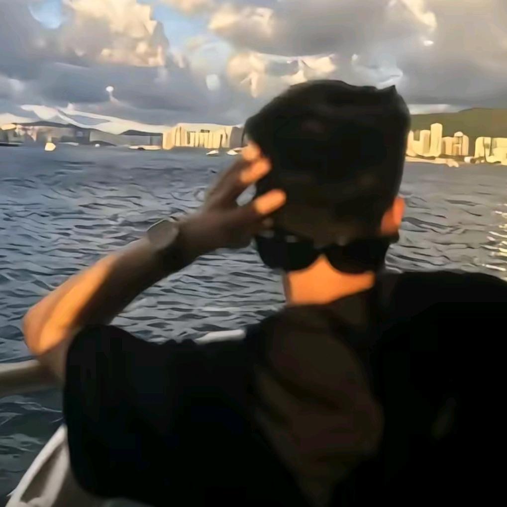 小y_