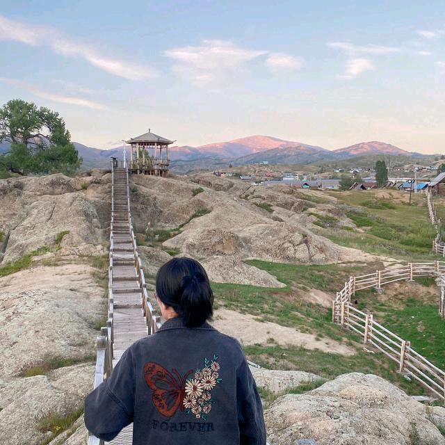 白哈巴阿力哈尔山庄