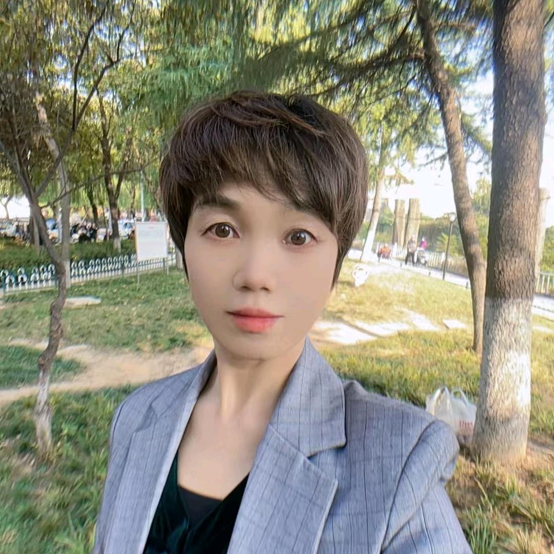 草莓姐1🎤开播号2在主页