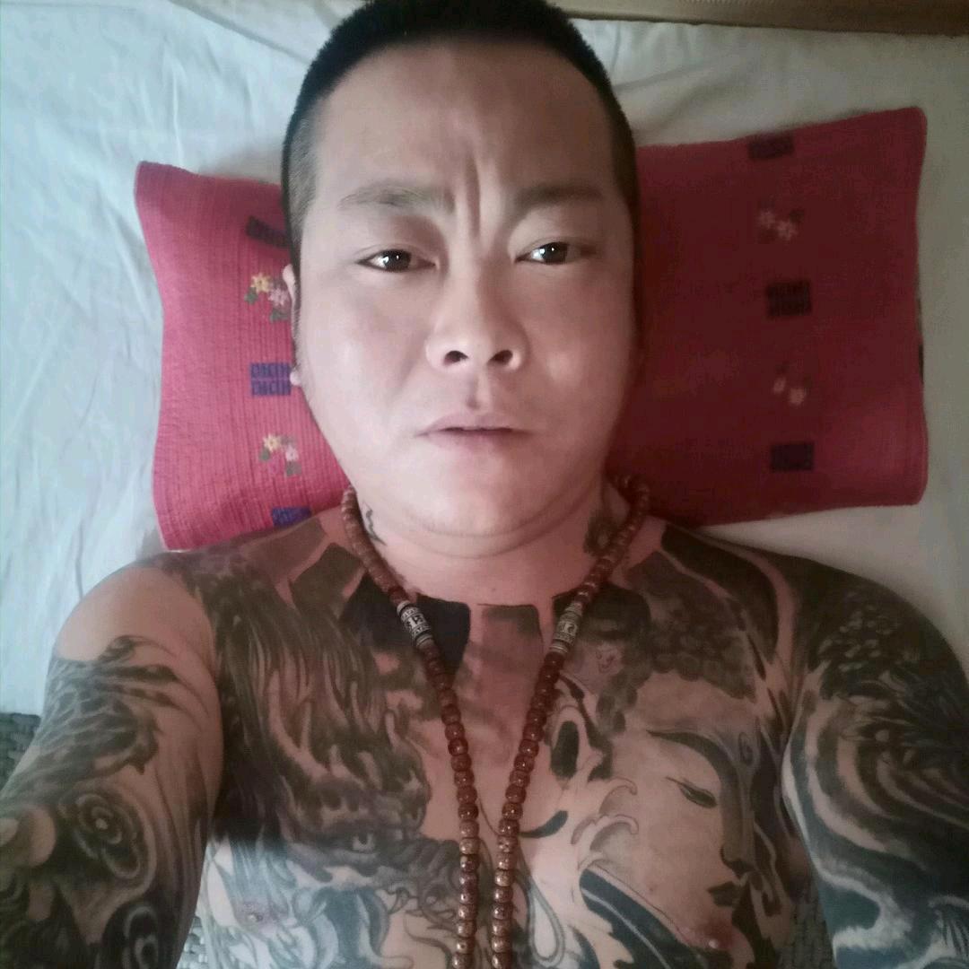 ޓ你瞅啥🐰瞅你咋地ㅤ ㅤㅤㅤ ㅤ