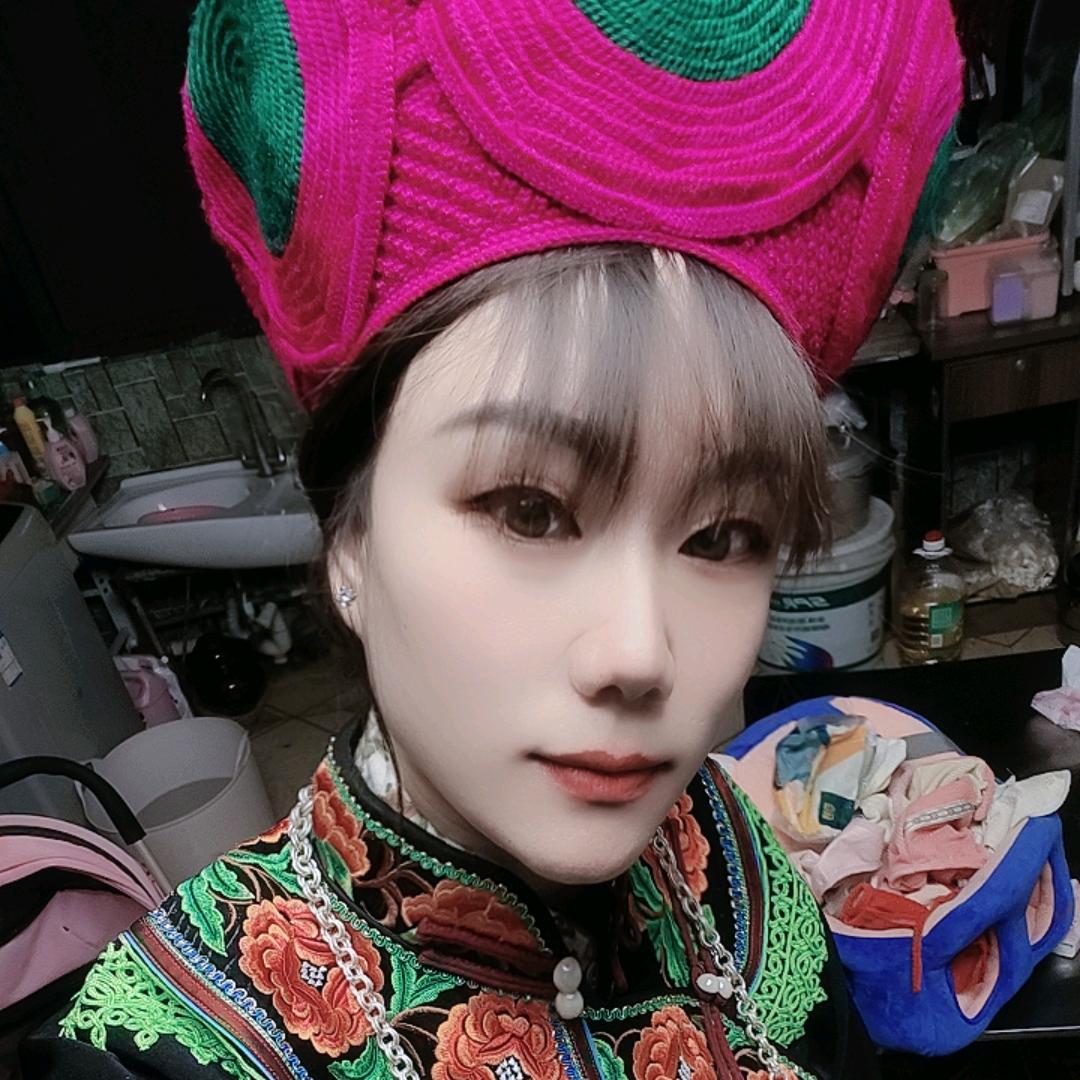擦肩而过小雨。