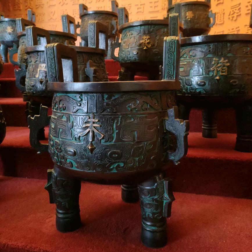 晚上看太阳，朱明盛