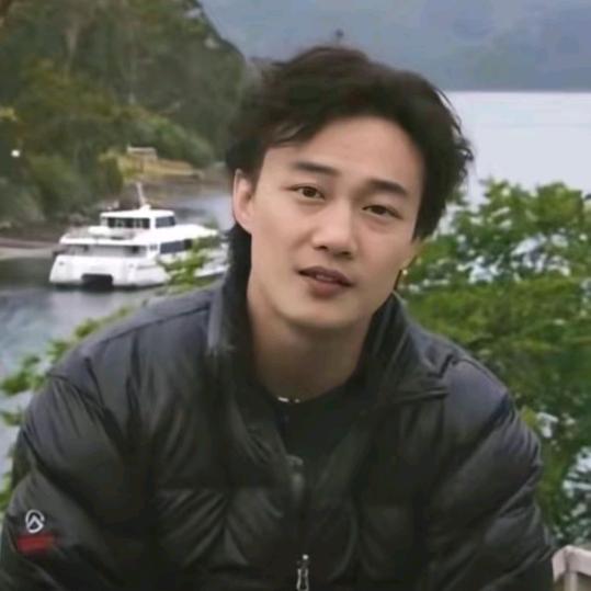 每天只睡24小时