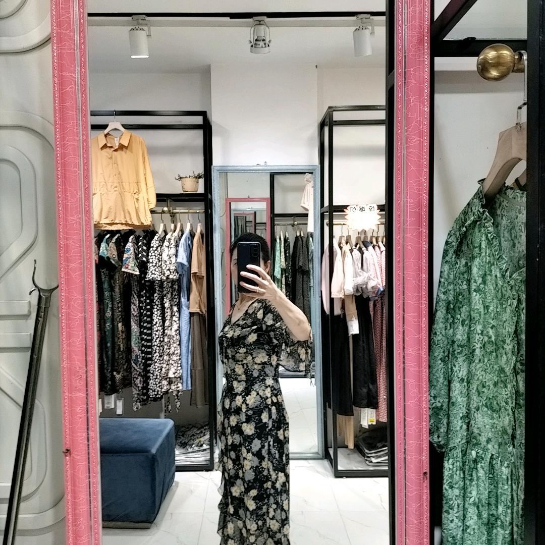 啦愫衣橱(小杨