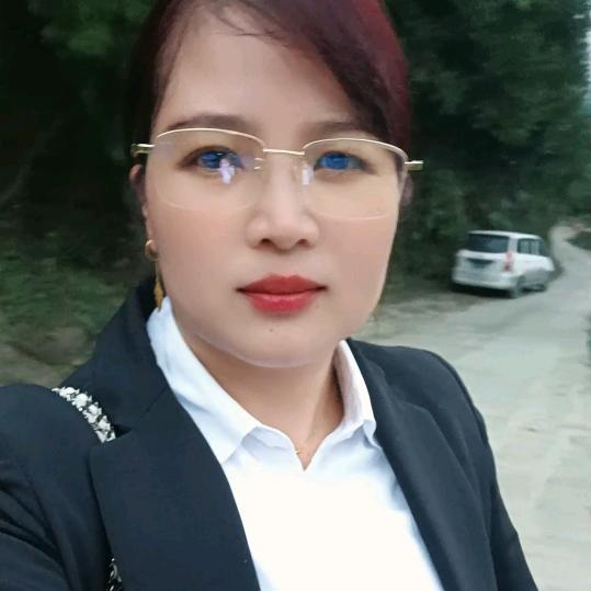 小梅姐.