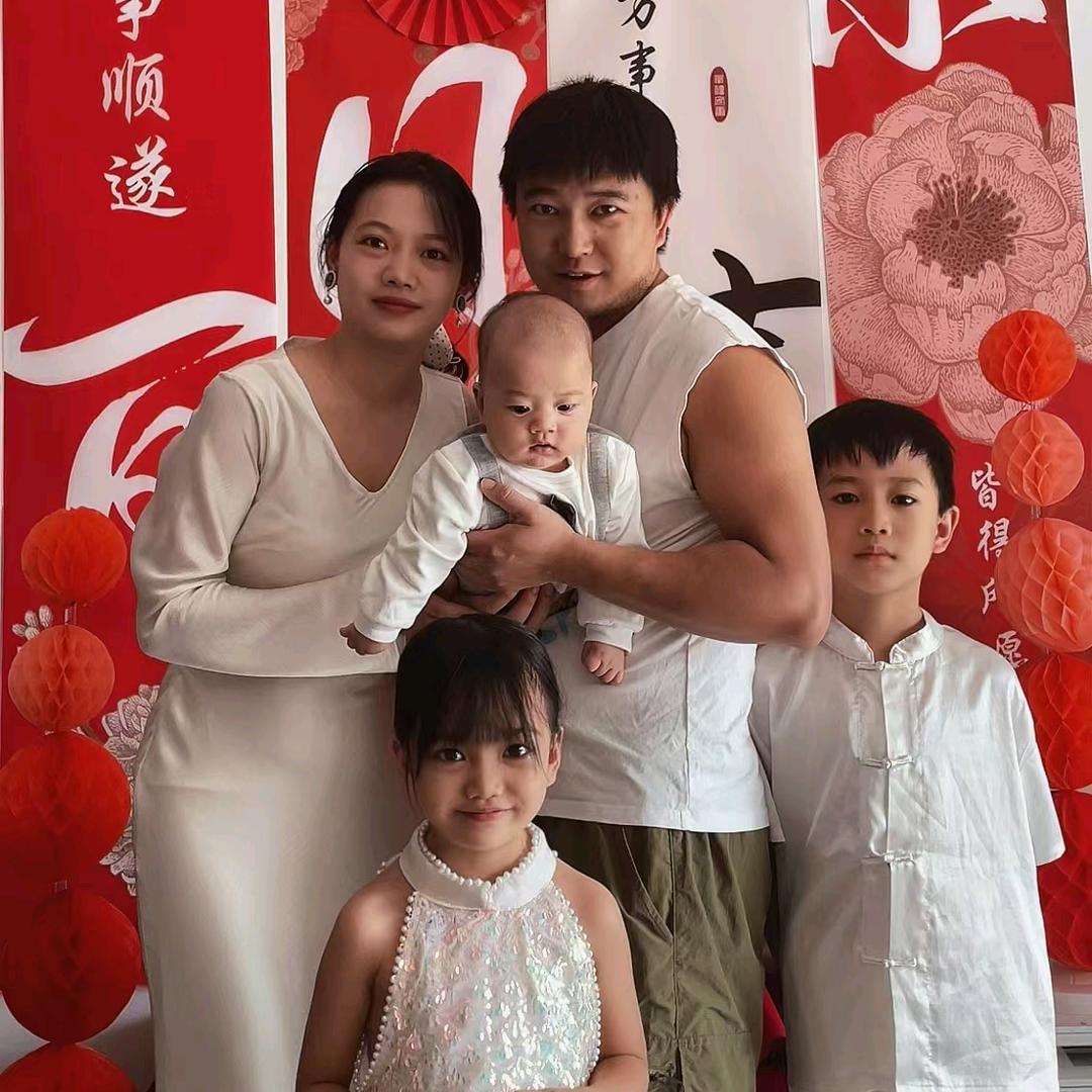 三孩家庭成长记