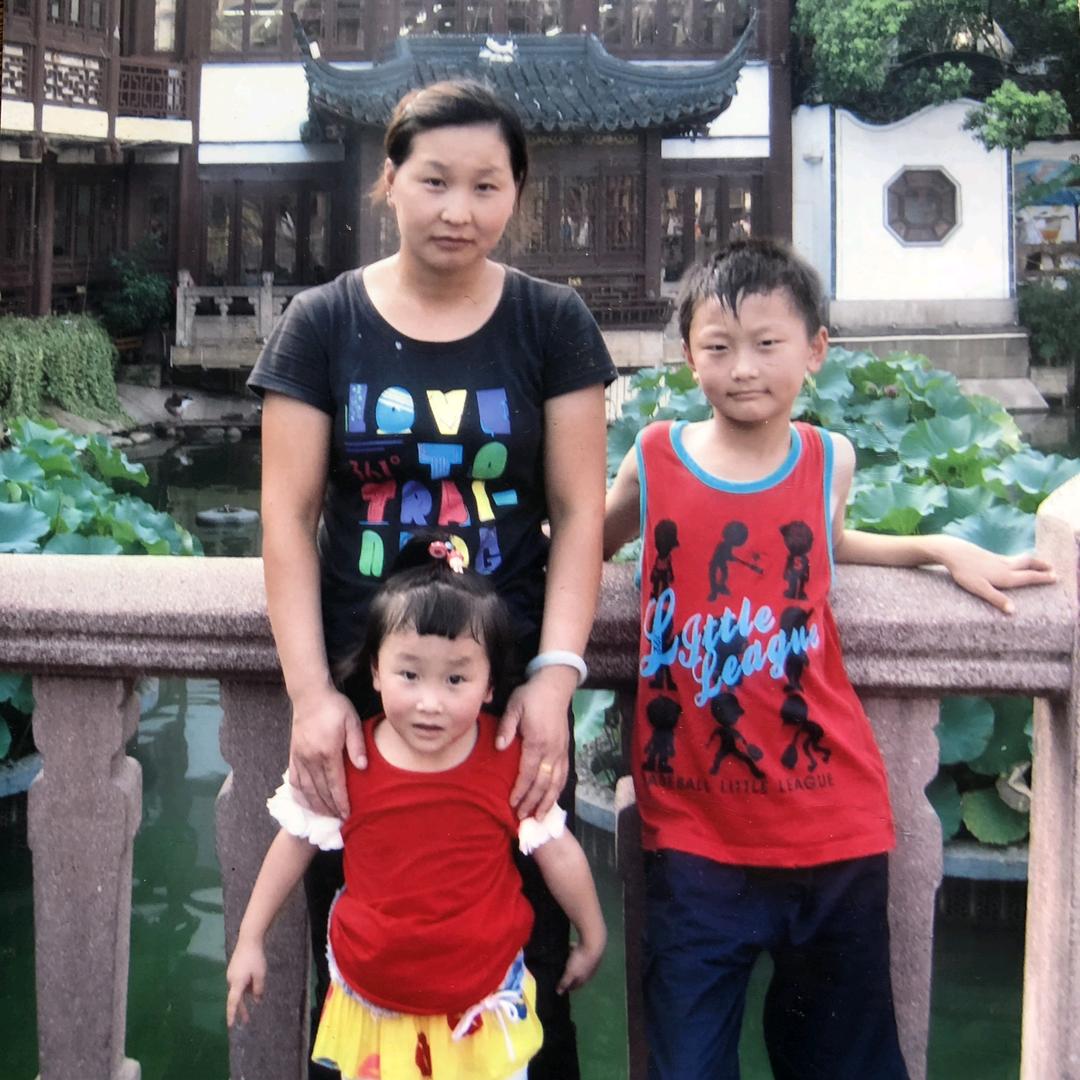 卖虾卖大闸蟹的小妹妹：🍓🍓🍎🍎