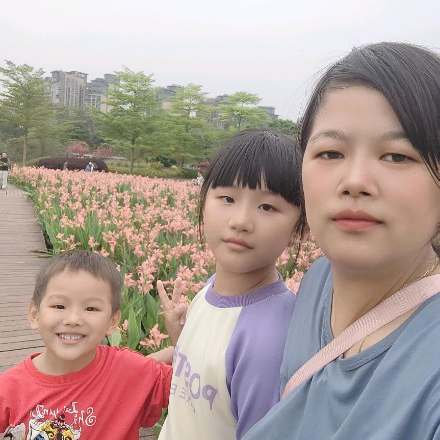 小莉吖