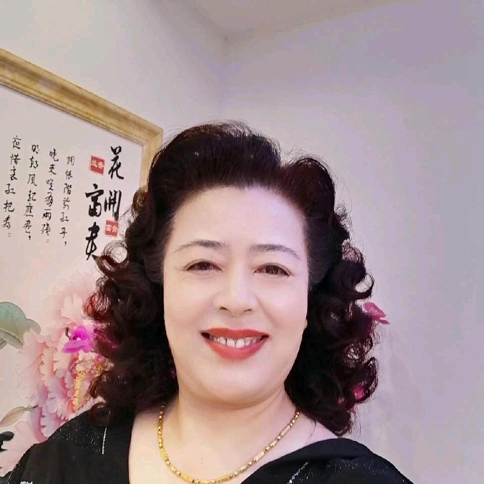 云姐微胖女装工厂店