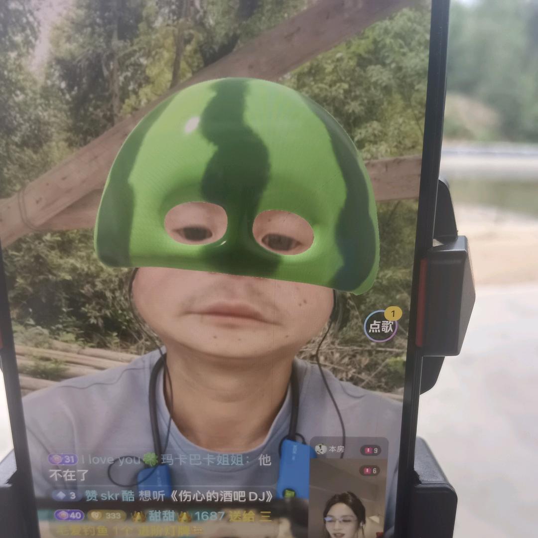 三毛爱钓鱼