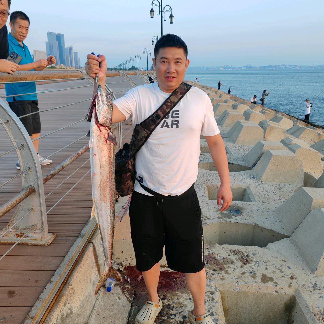 爱钓鱼的吊顶人