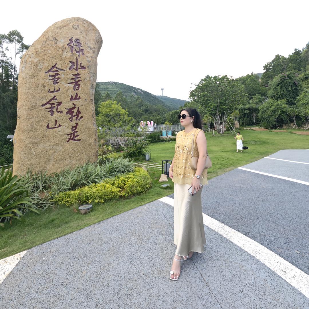 小月百货同款在橱窗