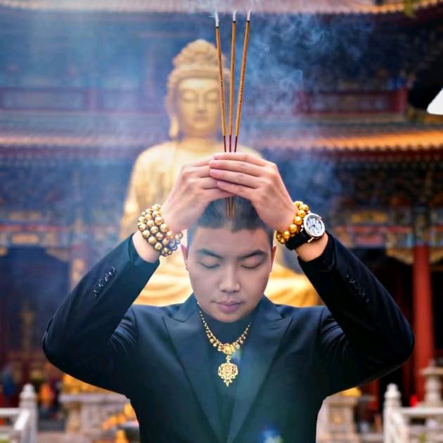 林西东裕电讯（美机全包膜）毕晓峰