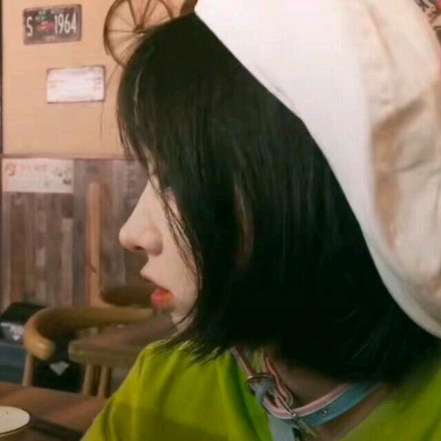 周三