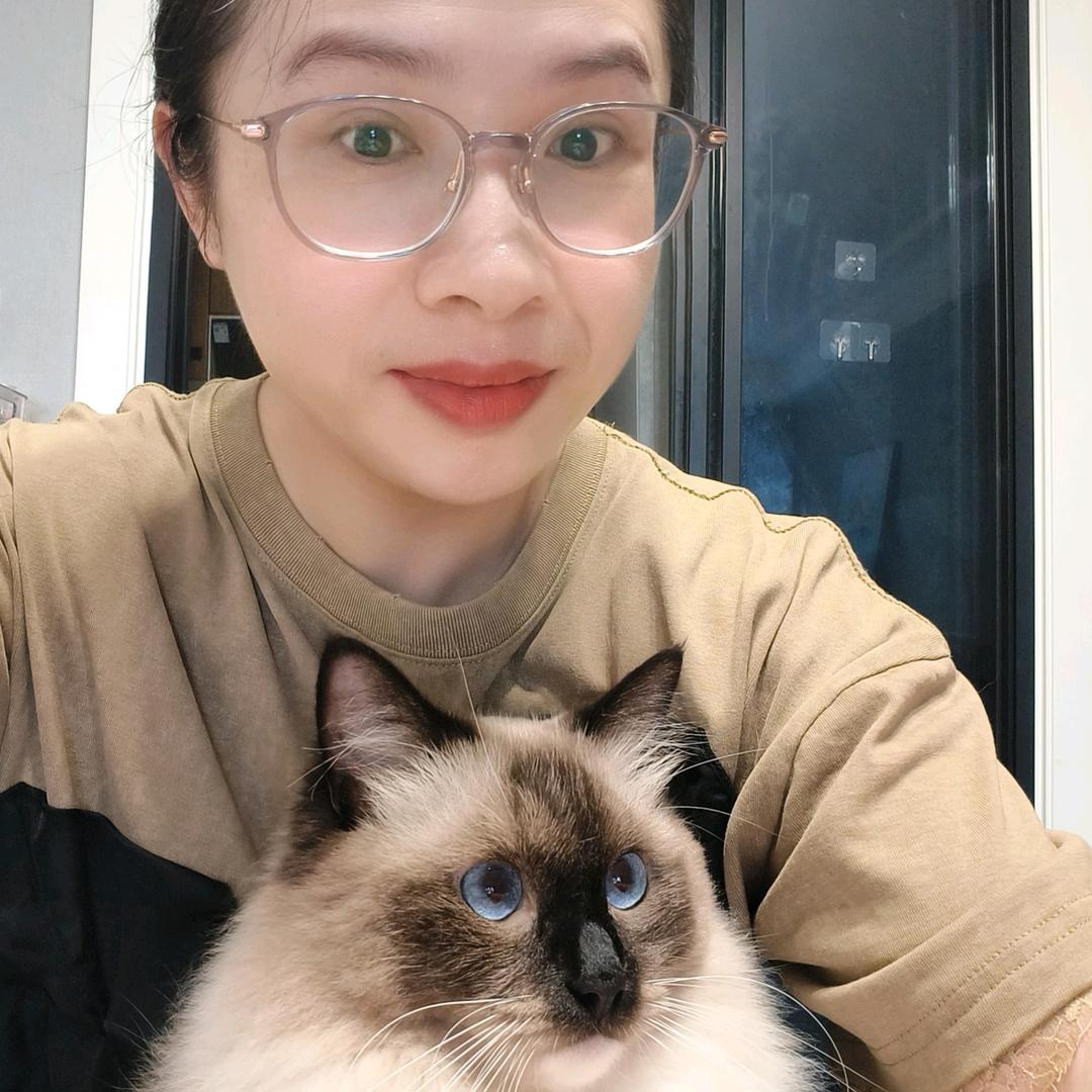 嘉兴煲得鲜餐厅老板娘