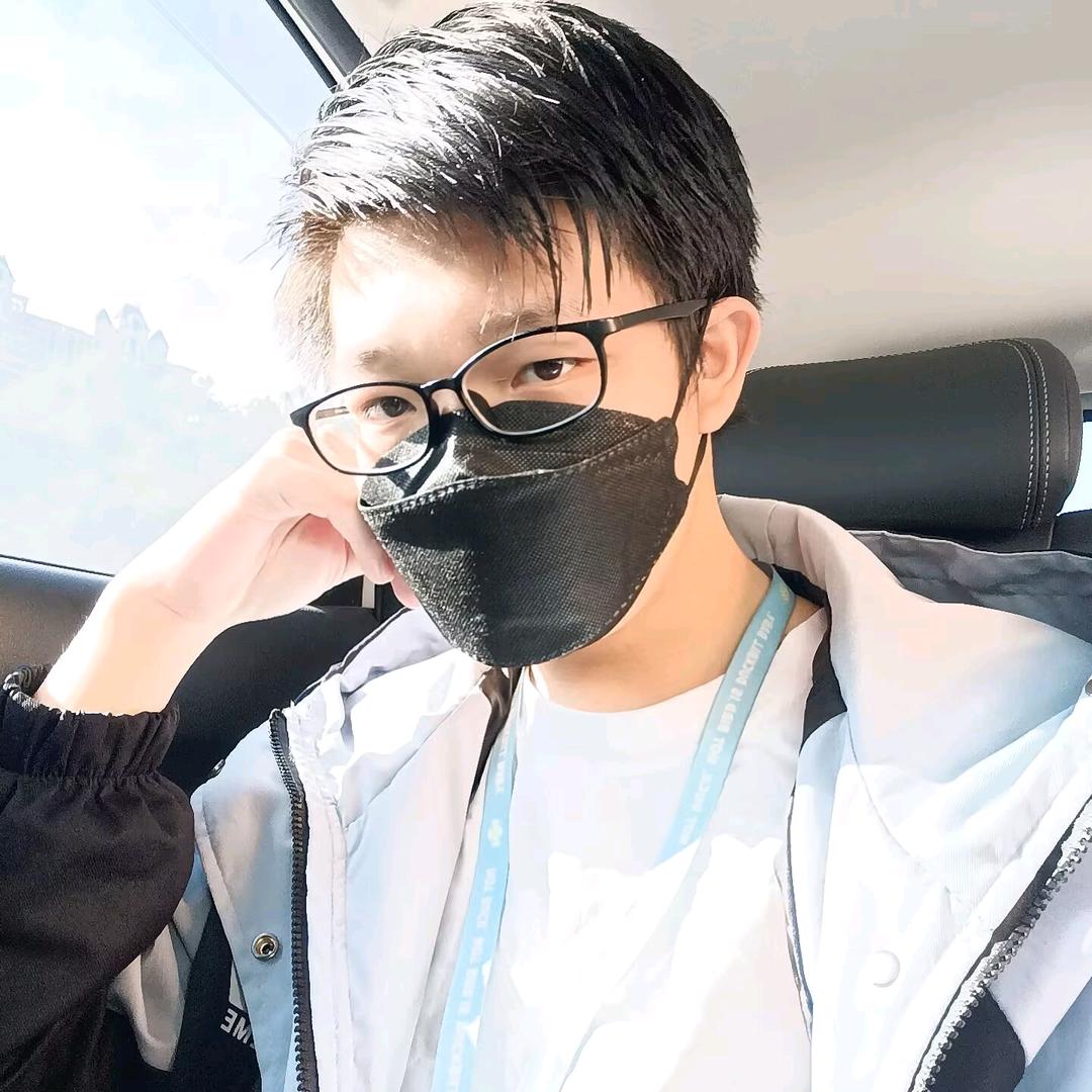 潮卫梦白