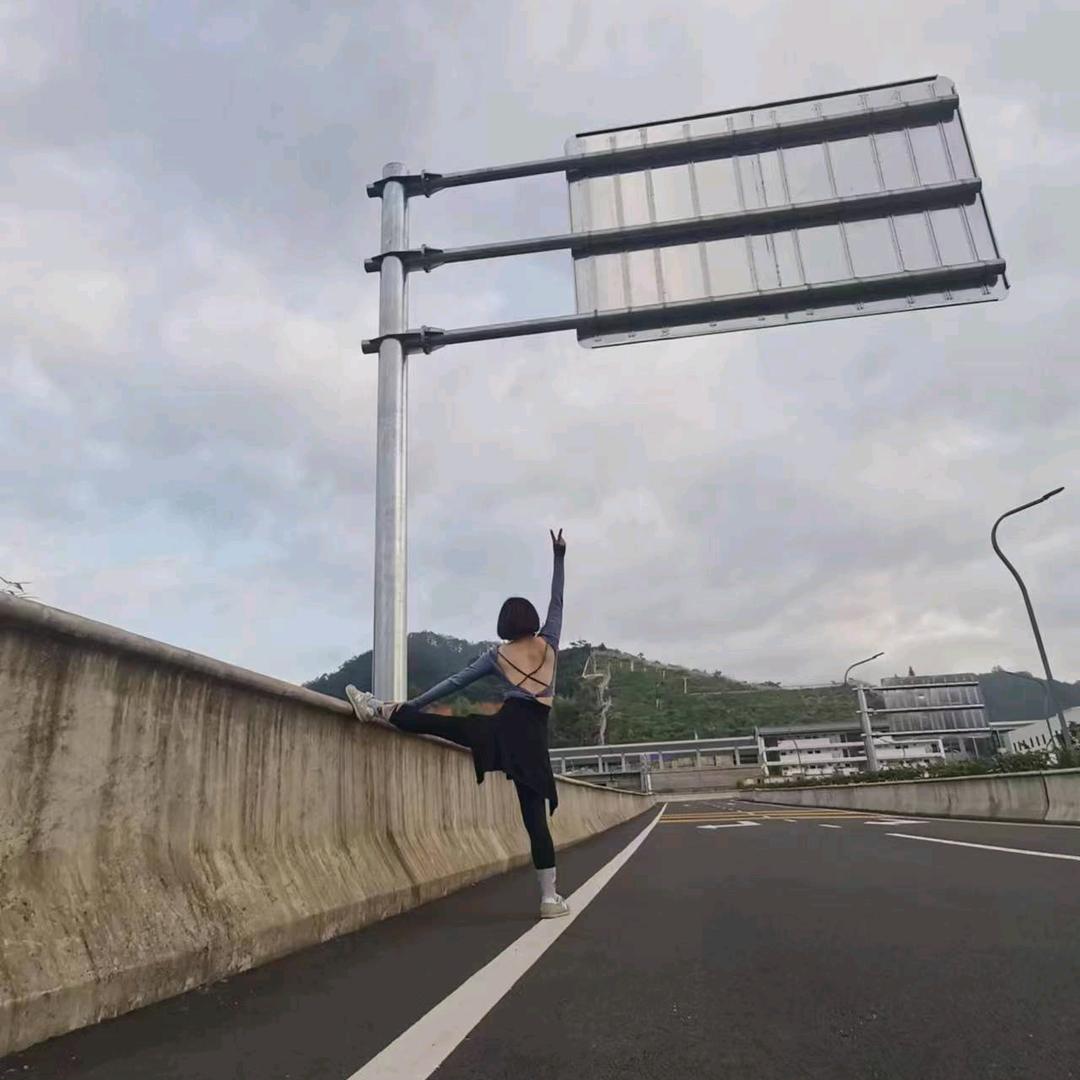 大田卖今顶吊顶菲菲阿姨
