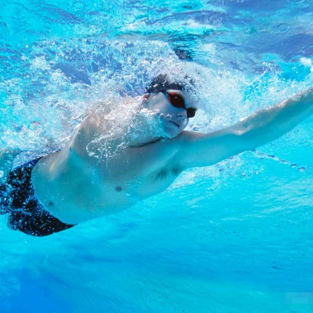 鑫泰体育小雨游泳滑雪