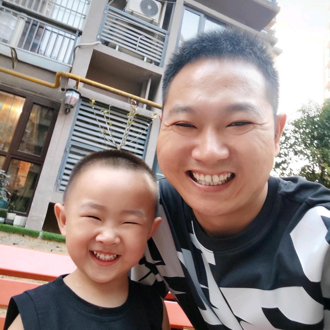 阿德哥爱喝9