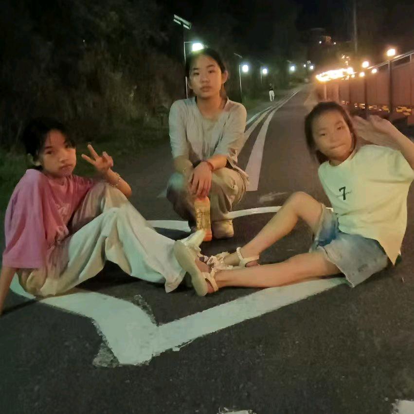 浅笑不语