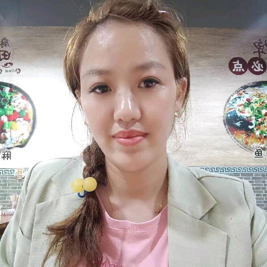 在祥露做烧烤川妹子