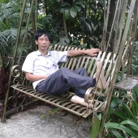 现代剧团团长:黄万和