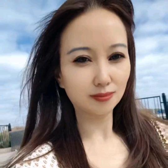 曼莎《何二姐》