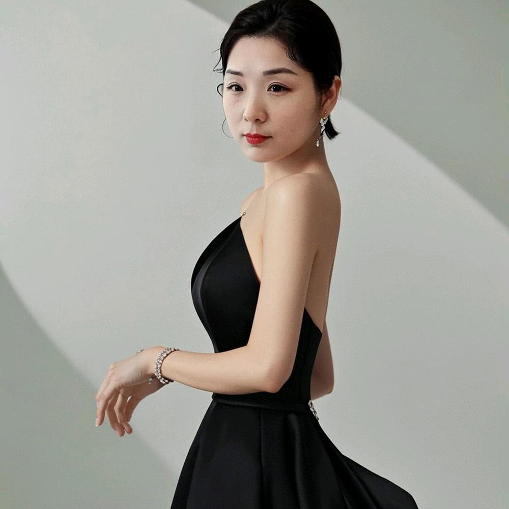 旗手～李小姐《进橱窗买东西》