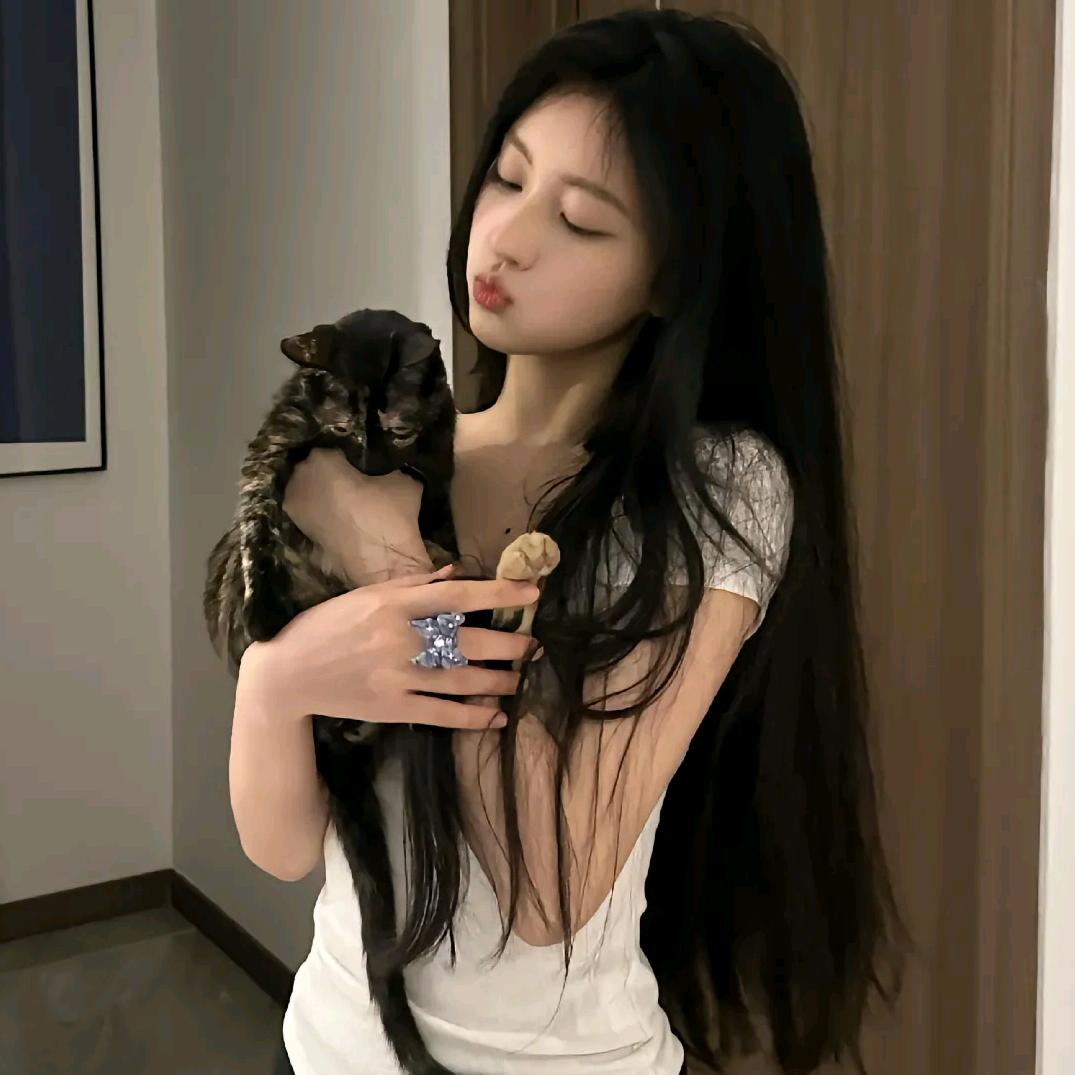 叛逆小猫^.