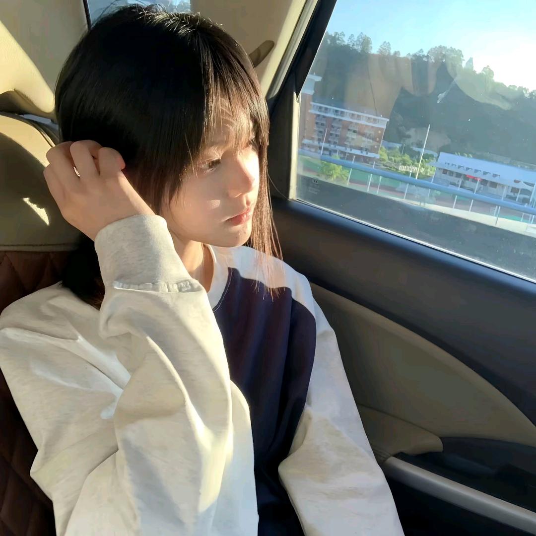 我勒个豆^头像