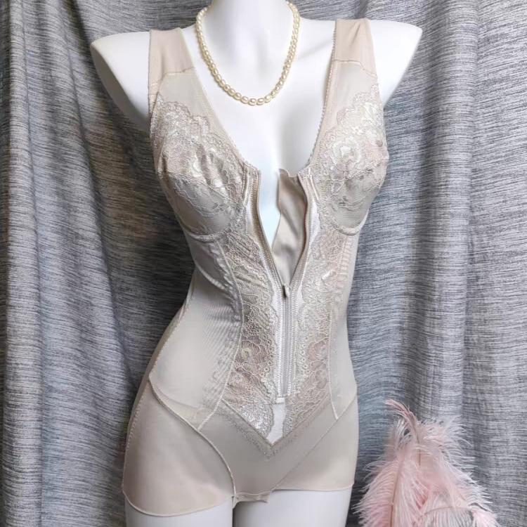 睡美人精品内衣店