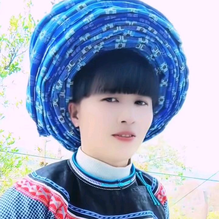 妹在家中忙又忙