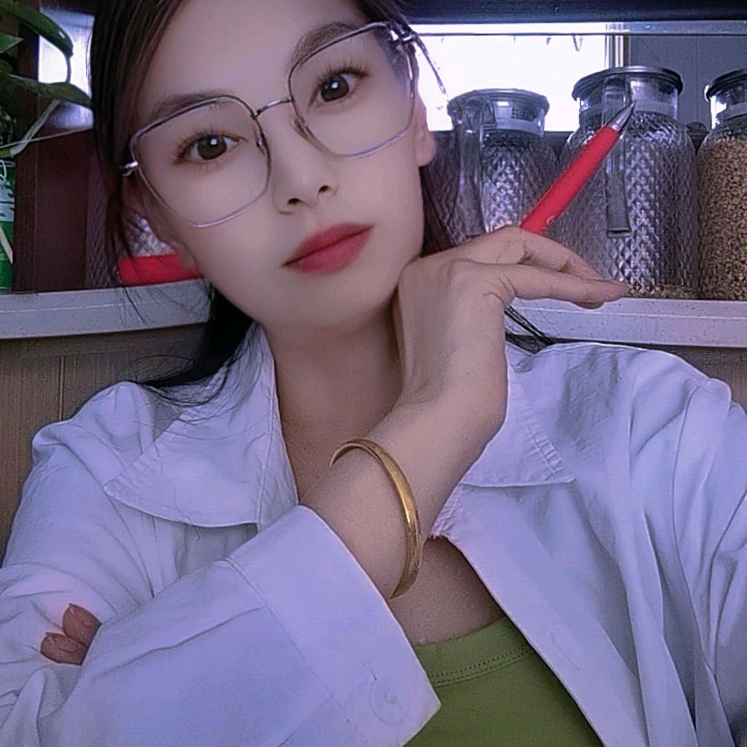 《川菜馆服务员小陈》手机拍摄