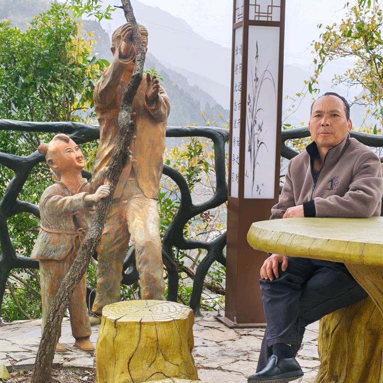 陪媳妇儿透析的男人